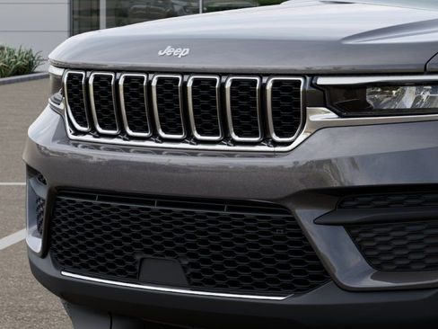 New 2025 Jeep Grand Cherokee Laredo X w/ Luxury Tech Group I image 12