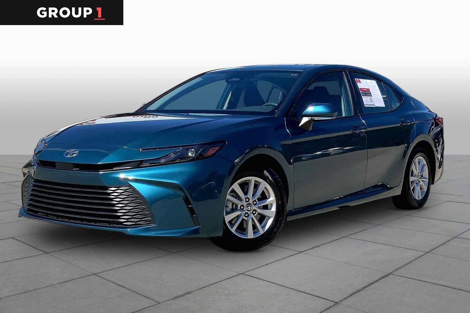 Used 2025 Toyota Camry LE FWD image 1
