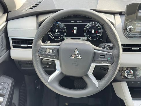 New 2025 Mitsubishi Outlander SEL image 19