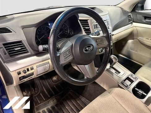 Used 2011 Subaru Outback 2.5i Premium AWD/4WD image 9