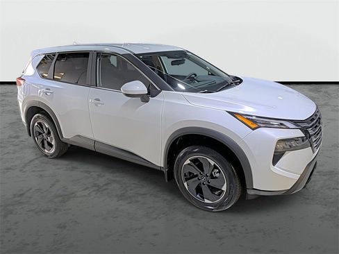 Used 2026 Nissan Rogue SV image 5