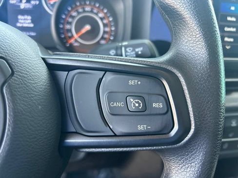 Used 2024 Jeep Gladiator Sport AWD/4WD image 39