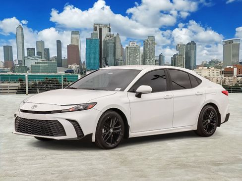 Used 2025 Toyota Camry SE FWD image 1