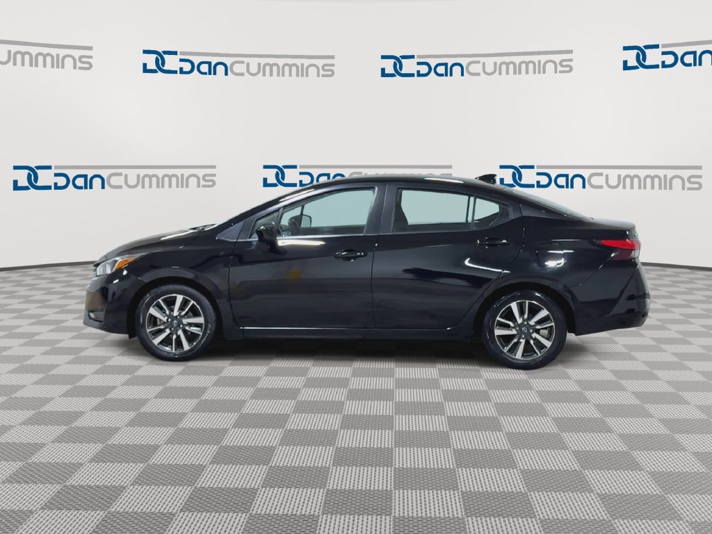 Used 2024 Nissan Versa SV FWD image 5