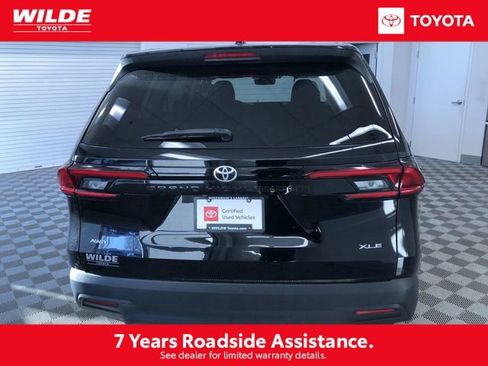 Certified 2025 Toyota Grand Highlander AWD image 5