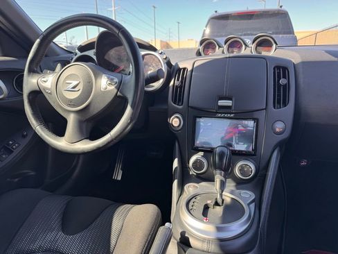 Used 2009 Nissan 370Z Touring w/ Aerodynamics Pkg image 2