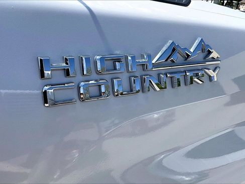 Used 2023 Chevrolet Silverado 2500 High Country w/ LPO, Hitch Package AWD/4WD image 27