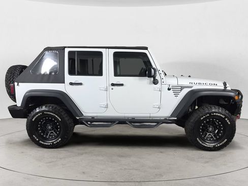 Used 2015 Jeep Wrangler Unlimited Rubicon AWD/4WD image 6