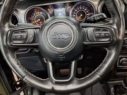 Used 2023 Jeep Gladiator Sport AWD/4WD image 14