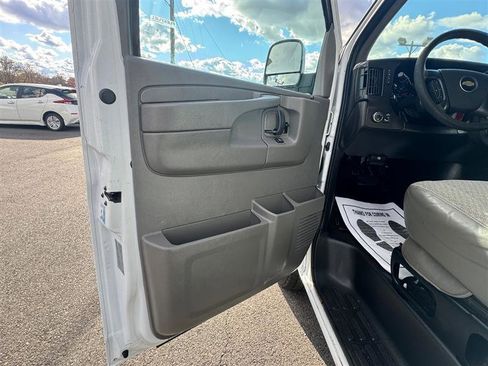 Used 2014 Chevrolet Express 3500 LT w/ LT Preferred Equipment Group image 19