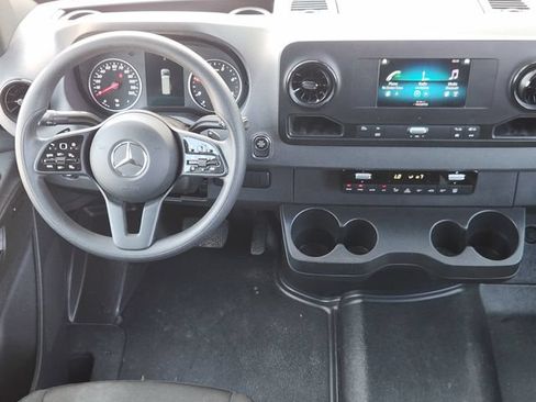 Used 2024 Mercedes-Benz Sprinter 2500 image 22