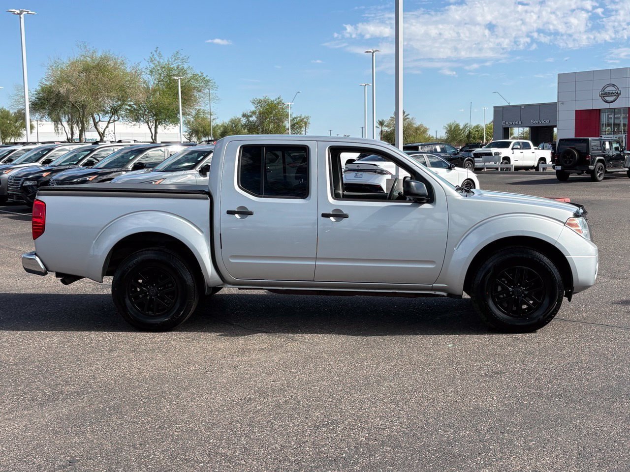 Used 2019 Nissan Frontier SV RWD image 7