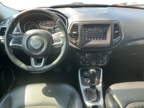 Used 2018 Jeep Compass Latitude w/ Popular Equipment Group AWD/4WD image 10