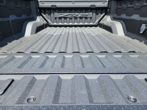 Used 2023 Chevrolet Colorado ZR2 w/ ZR2 Convenience Package III AWD/4WD image 34