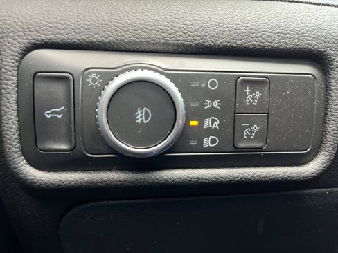 Used 2022 Ford Explorer ST-Line AWD/4WD image 18