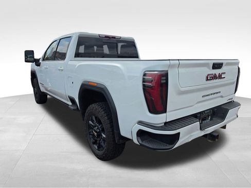 Used 2024 GMC Sierra 2500 AT4 w/ AT4 Preferred Package AWD/4WD image 3
