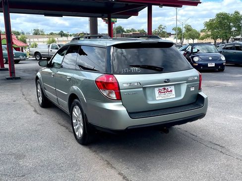 Used 2009 Subaru Outback 2.5i Limited AWD/4WD image 4
