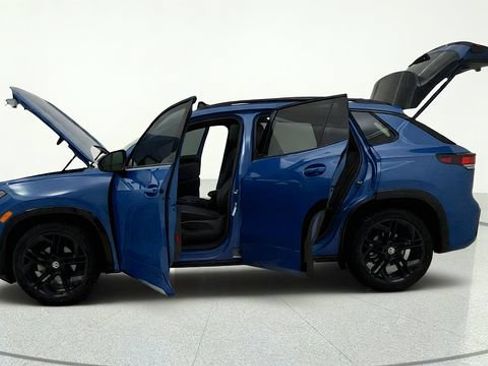 Used 2025 Volkswagen Tiguan SE R-Line FWD image 16