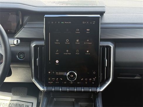 Used 2025 GMC Acadia Elevation image 21