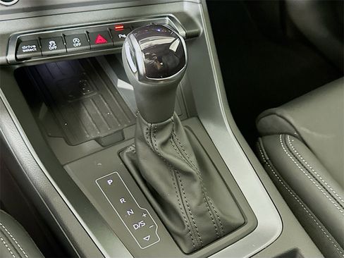 New 2025 Audi Q3 2.0T Premium image 22
