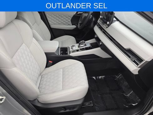 Used 2023 Mitsubishi Outlander SEL FWD image 25