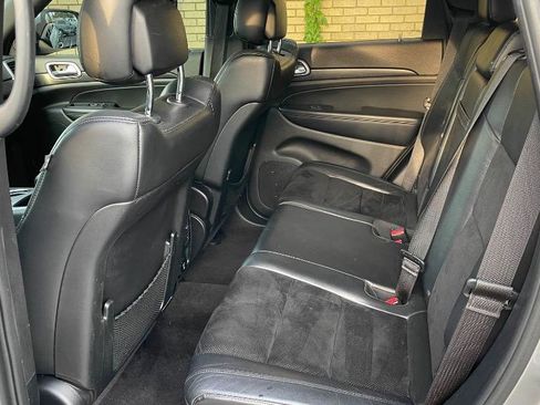 Used 2017 Jeep Grand Cherokee Altitude RWD image 21