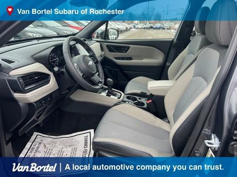Used 2025 Subaru Forester Premium AWD/4WD image 13