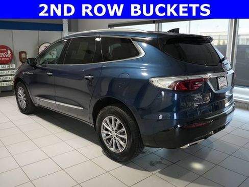 Used 2023 Buick Enclave Essence AWD/4WD image 4