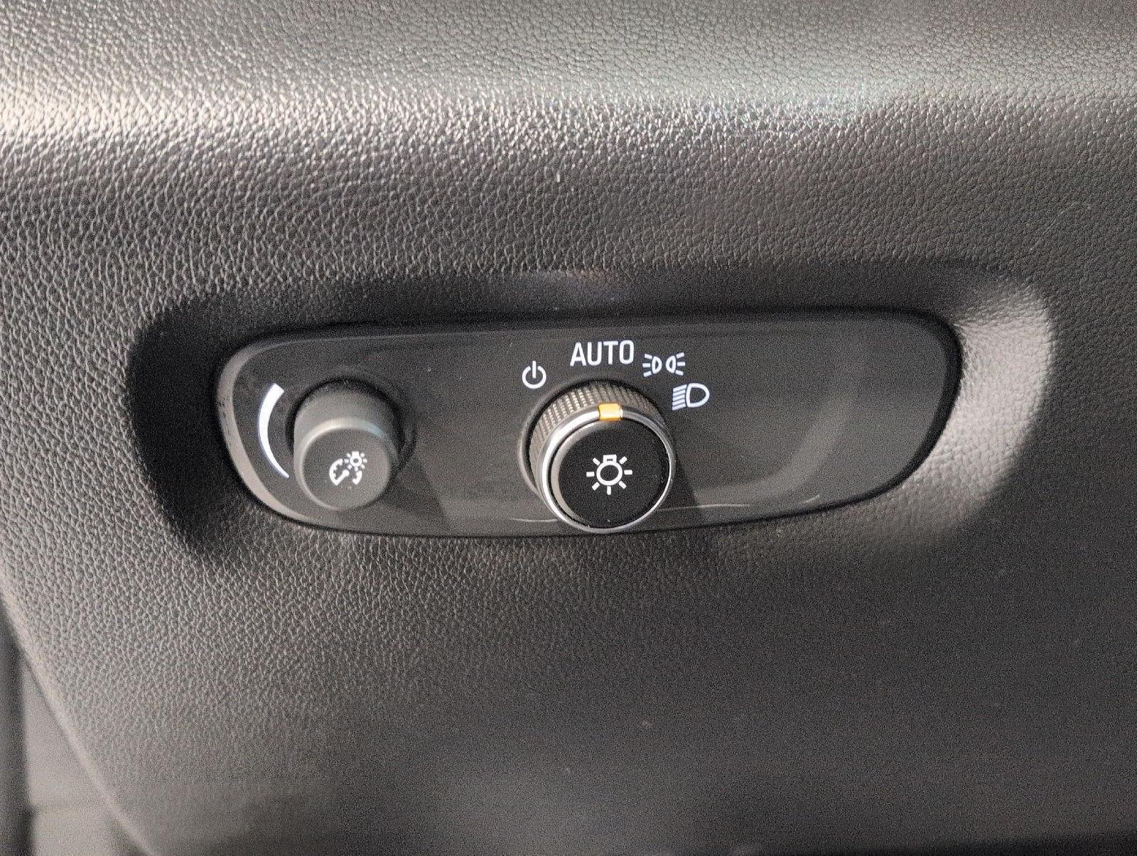 Used 2023 Chevrolet Traverse LT w/ LPO, Floor Liner Package AWD/4WD image 10