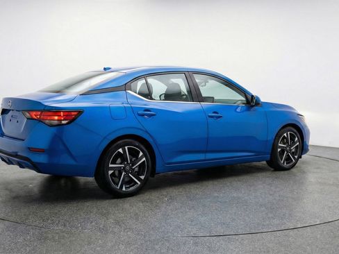 Used 2025 Nissan Sentra SV FWD image 18