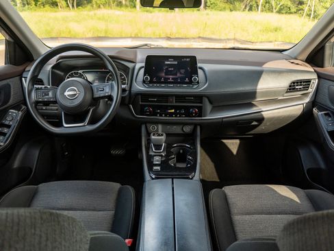 Used 2023 Nissan Rogue SV FWD image 20