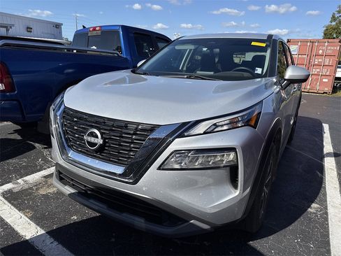 Certified 2023 Nissan Rogue SV image 3