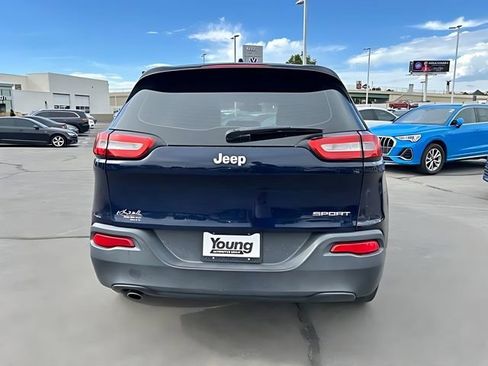Used 2015 Jeep Cherokee Sport FWD image 4