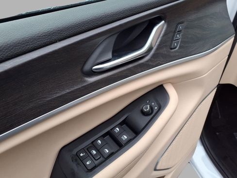 New 2026 Jeep Grand Cherokee Limited image 18