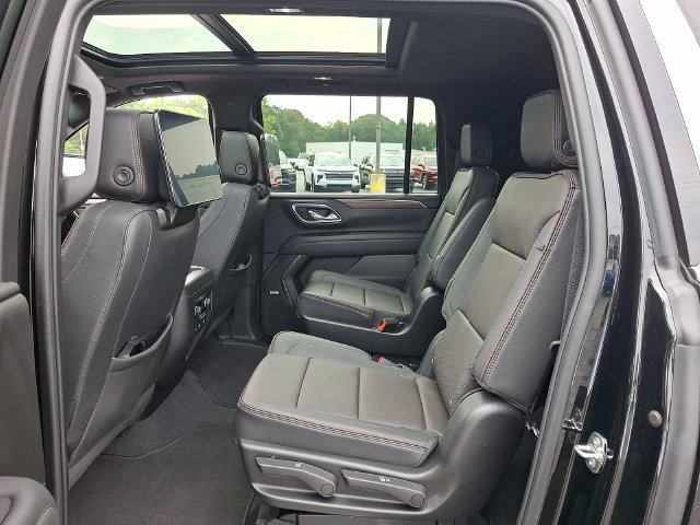 Used 2024 Chevrolet Suburban High Country AWD/4WD image 10