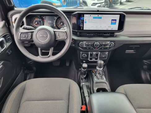 Used 2025 Jeep Wrangler Unlimited Sport AWD/4WD image 4