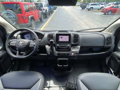 Used 2025 RAM ProMaster 2500 w/ Convenience Group FWD image 16