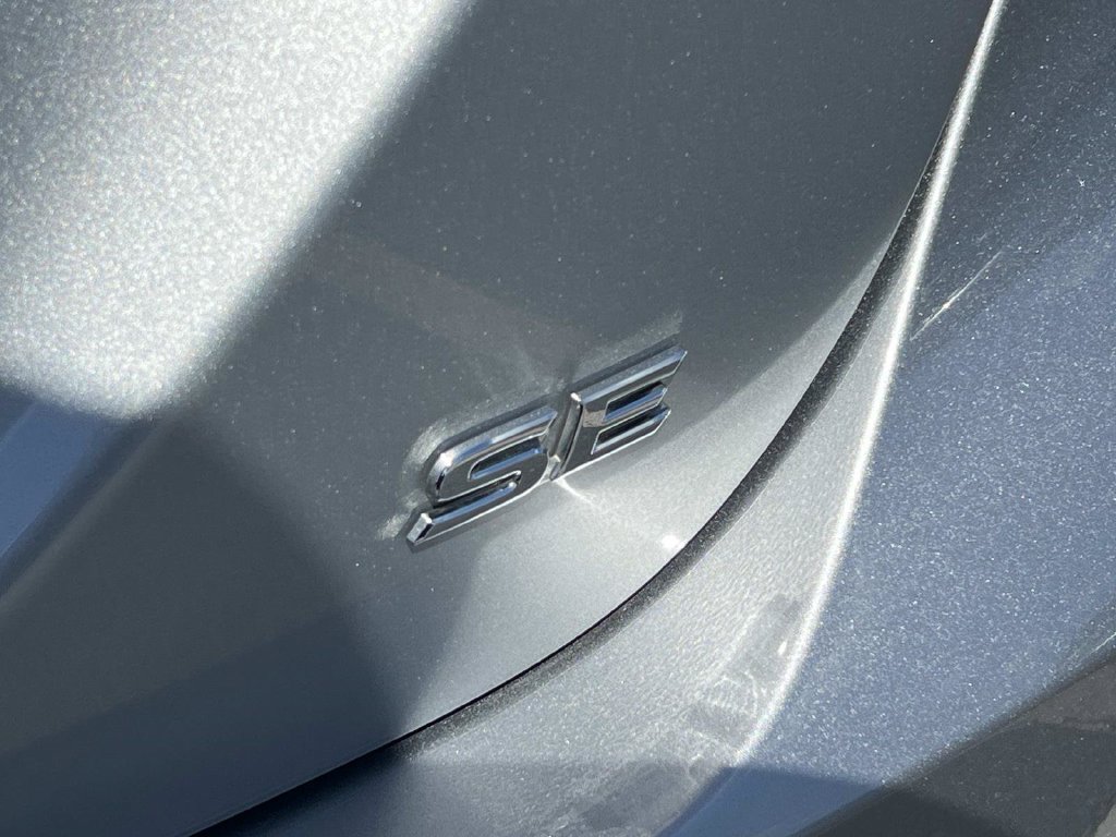 Used 2024 Toyota Camry SE FWD image 9