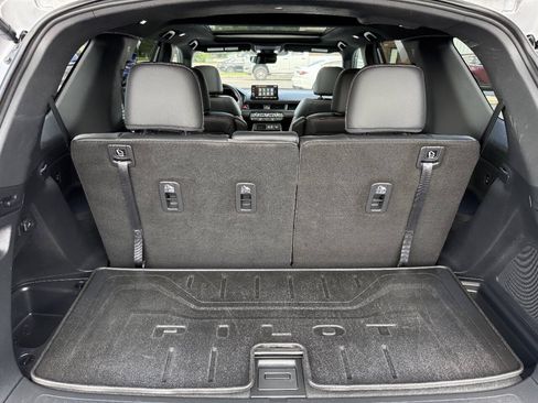 Used 2025 Honda Pilot TrailSport image 23