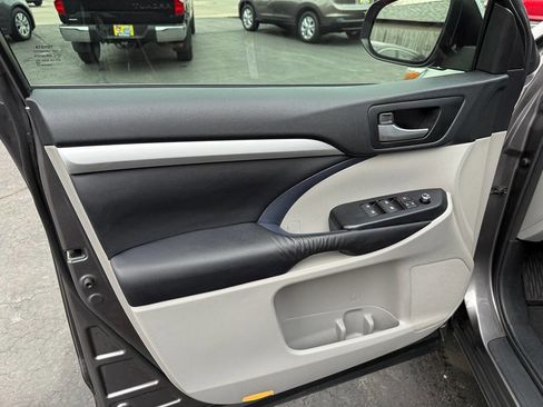 Used 2016 Toyota Highlander XLE image 57