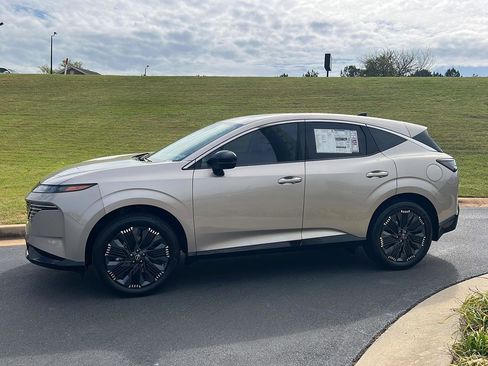New 2026 Nissan Murano Platinum w/ Cargo Package AWD/4WD image 3
