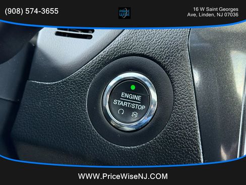 Used 2017 Ford Explorer XLT w/ Equipment Group 202A image 21