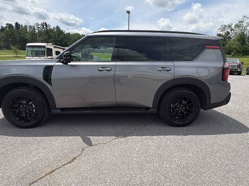 Used 2026 Nissan Armada PRO-4X AWD/4WD image 8