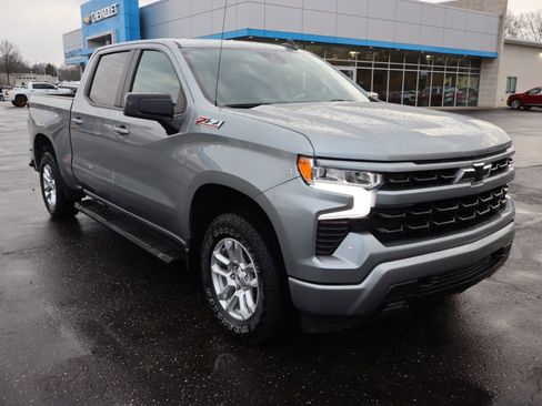 Used 2024 Chevrolet Silverado 1500 RST w/ Z71 Off-Road Package image 2