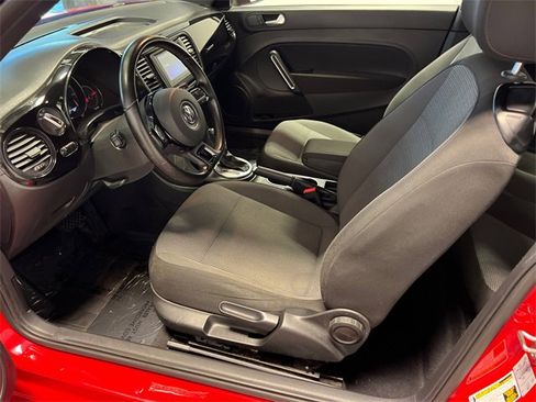Used 2019 Volkswagen Beetle 2.0T S image 6