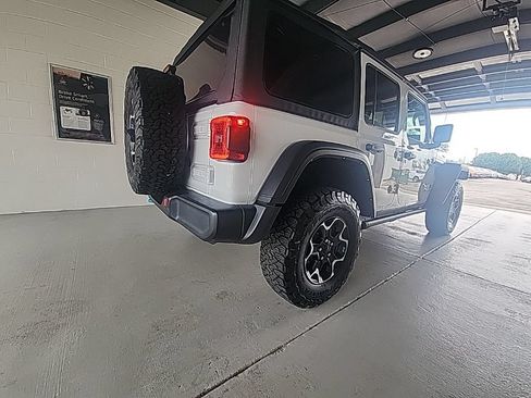 Used 2022 Jeep Wrangler Unlimited Rubicon 4xe AWD/4WD image 3