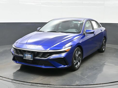 Certified 2025 Hyundai Elantra SEL image 1