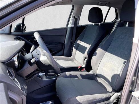 Used 2020 Chevrolet Trax LS FWD image 25