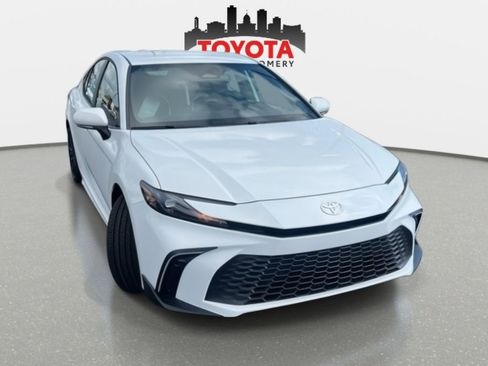 New 2026 Toyota Camry SE image 1