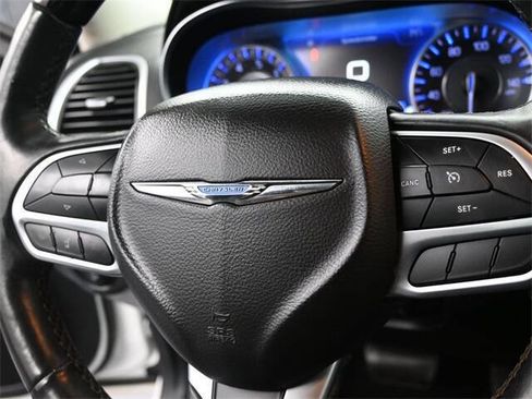 Used 2020 Chrysler 300 Limited image 14